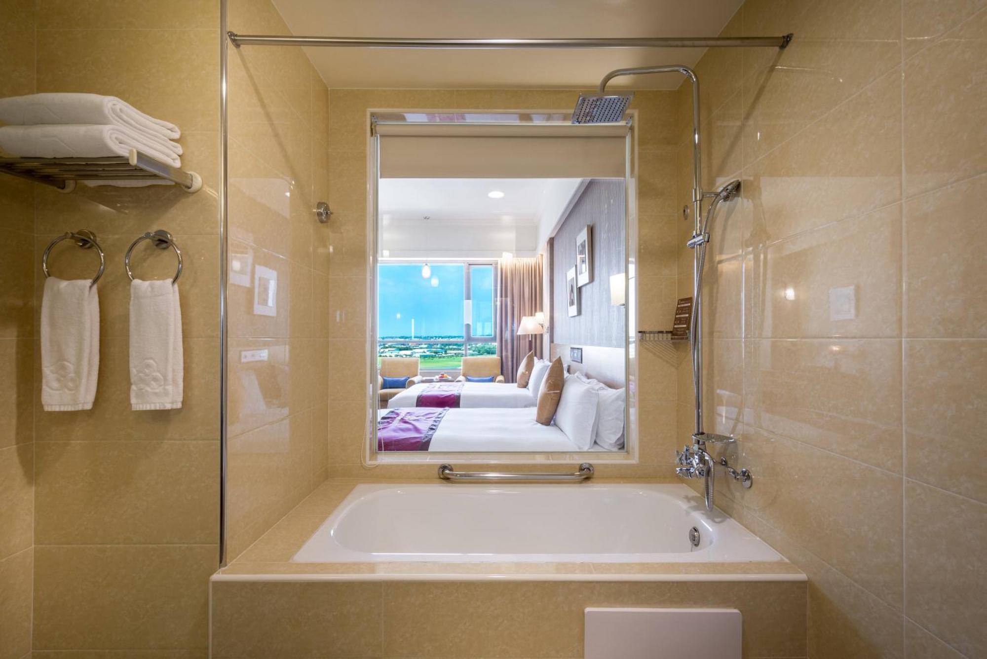 Royal Chiayi Hotel Екстер'єр фото