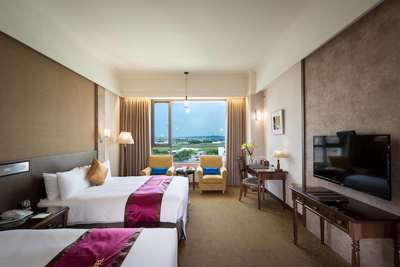Royal Chiayi Hotel Екстер'єр фото